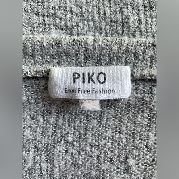 Piko Envi Free Fashion Gray Women V Neck Sweater Size Medium - Picture 6 of 8